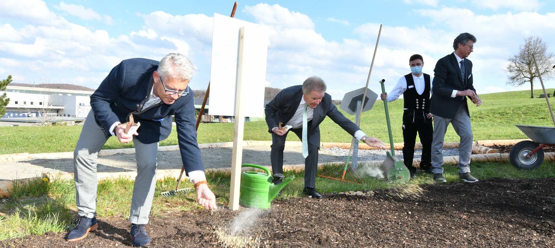 Umweltminister besucht SchwörerHaus 