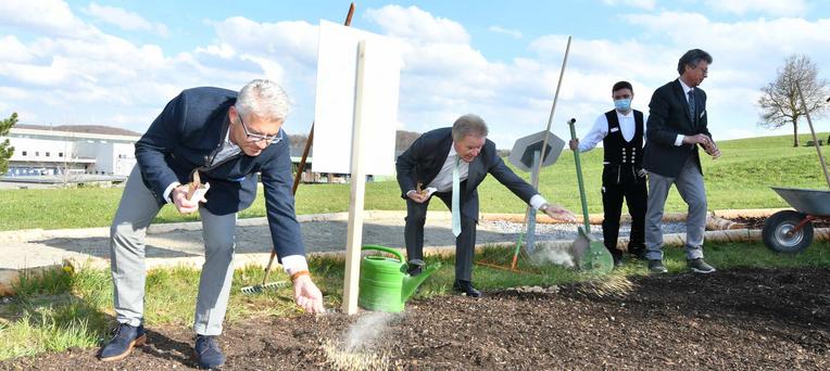 Franz Untersteller besucht SchwörerHaus Umweltminister besucht SchwörerHaus
