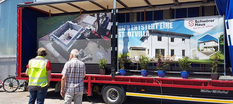 Live-Hausmontage am Schwörer-Erlebnistag 