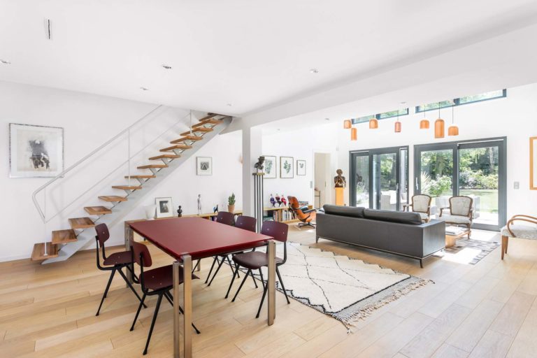 geräumiges Ess- und Wohnzimmer