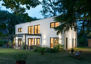 modernes Haus mit Flachdach