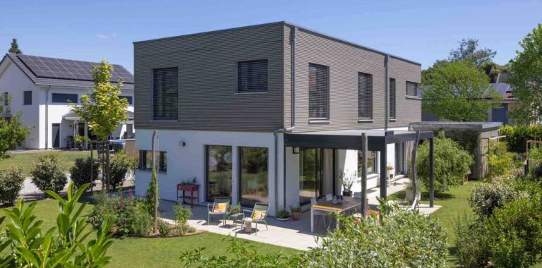 Modernes Falchdachhaus - nominiert für das Haus des Jahres 2026