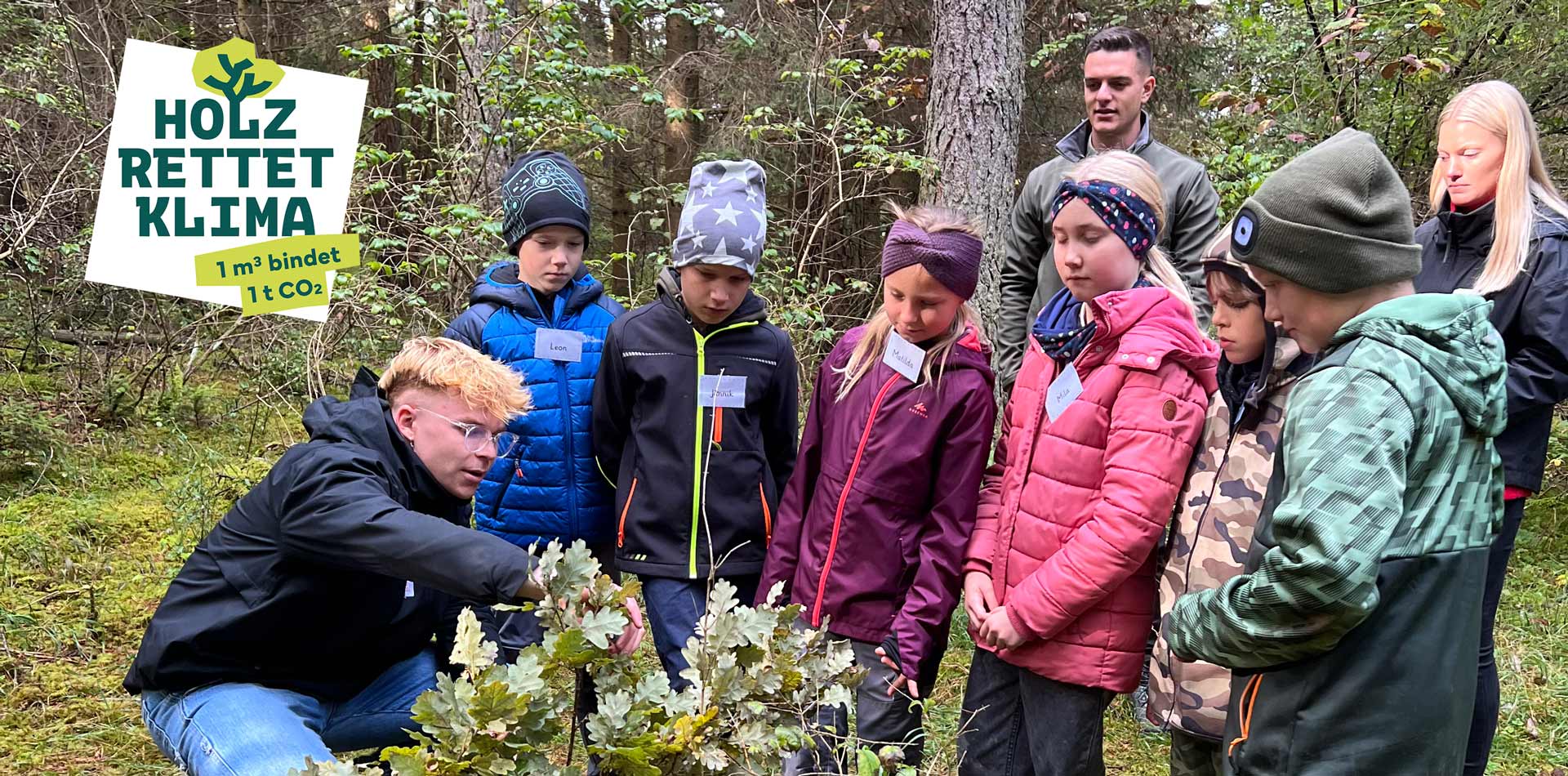 Grundschulklasse entdeckt den Schwörer-Azubiwald