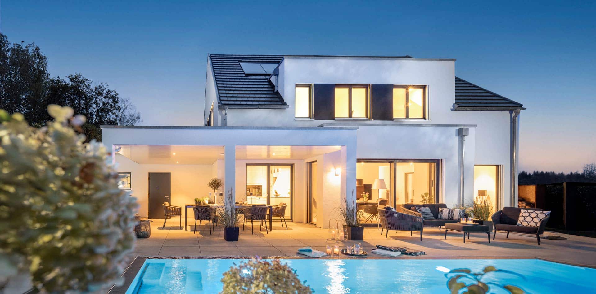 Modernes Satteldach-Haus von SchwörerHaus
