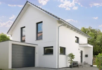 Schwoerer-Aktionshaus-mit-Putzfassade-und-Garage