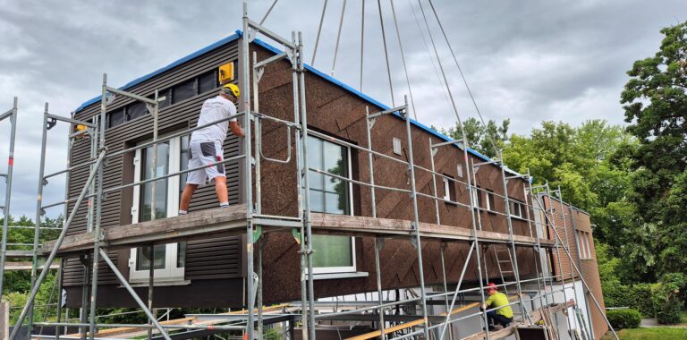 Anbau am LebensPhasenHaus in Tübingen mit vorgefertigten FlyingSpace-Modulen von SchwörerHaus