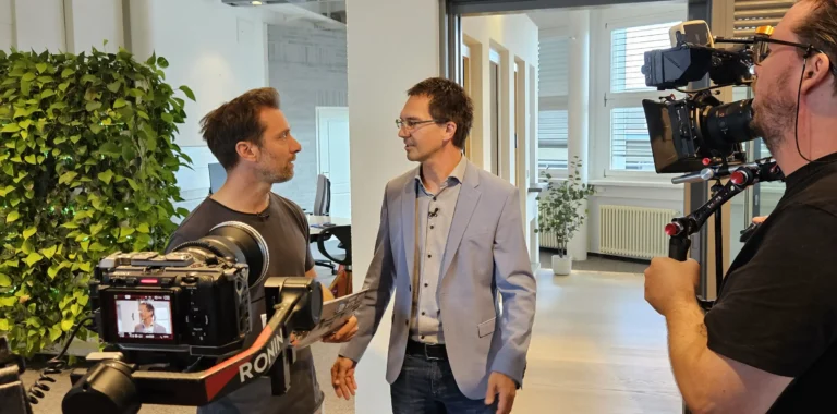 WDR-Filmteam zu Besuch bei SchwörerHaus für die Sendung "Ausgerechnet Fertighaus"