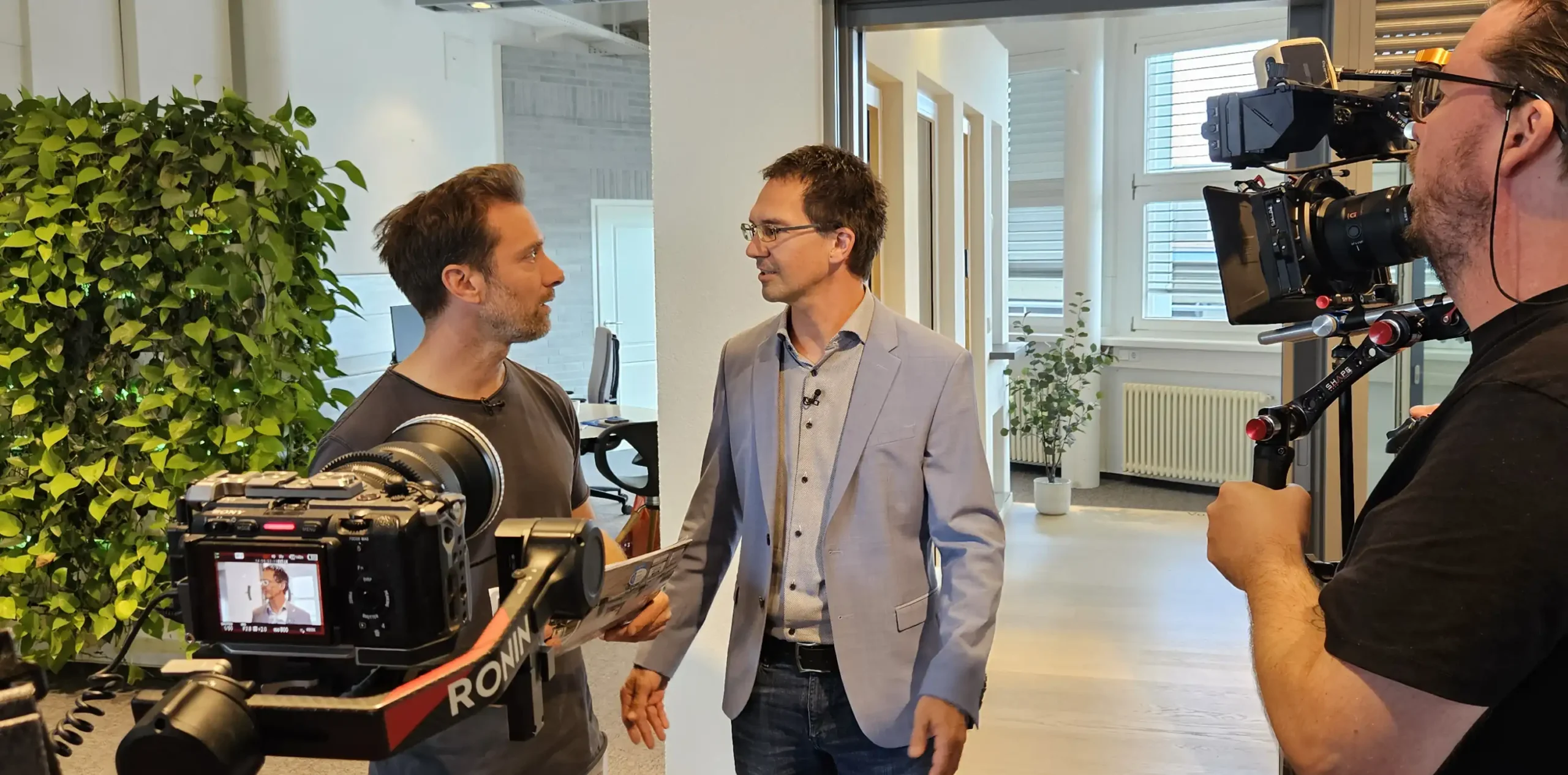 WDR-Filmteam zu Besuch bei SchwörerHaus für die Sendung "Ausgerechnet Fertighaus"