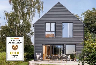 Schwörer-Fertighaus mit Holzfassade - Haus des Jahres 2025