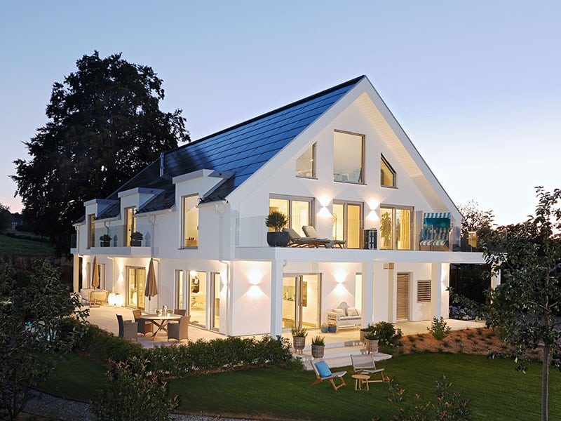 premiumhaus-toll-beleuchtet-bei-nacht